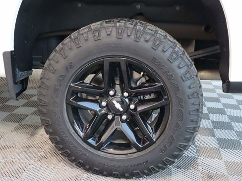 Used 2021 Chevrolet Silverado 1500 LT Trail Boss w/ Convenience Package II image 9