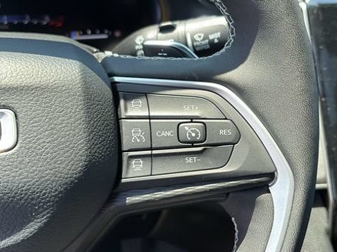 Used 2023 Jeep Grand Cherokee L Laredo AWD/4WD image 14