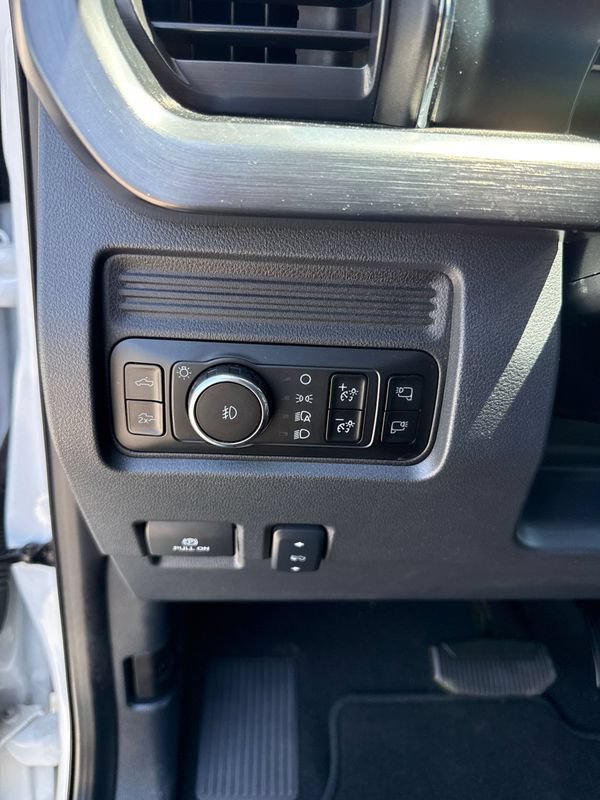 Used 2025 Ford F350 Lariat w/ Camper Package AWD/4WD image 18
