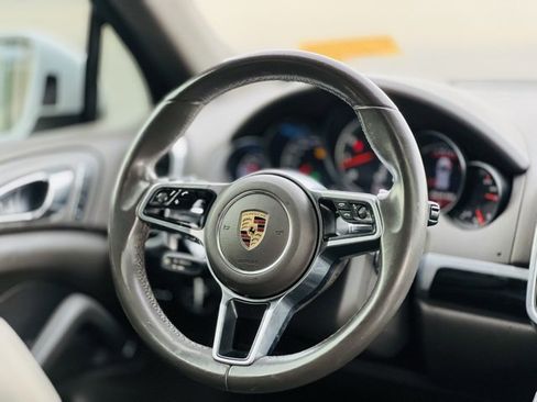 Used 2016 Porsche Cayenne image 11