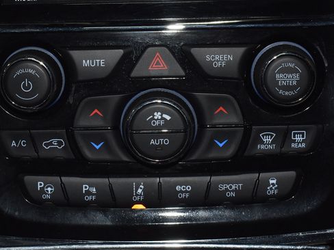 Used 2021 Jeep Grand Cherokee Limited w/ Trailer Tow Group IV AWD/4WD image 24