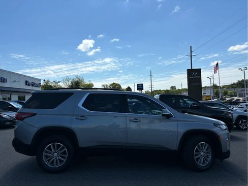 Certified 2023 Chevrolet Traverse LT FWD image 4