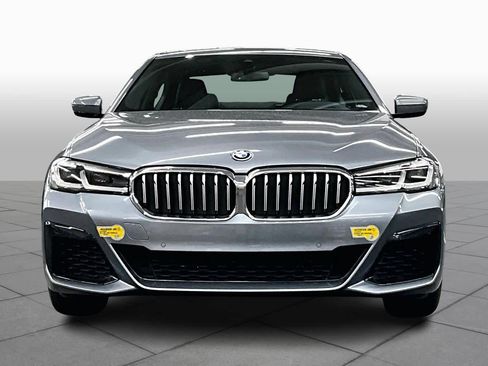 Used 2022 BMW 530e w/ Premium Package image 3