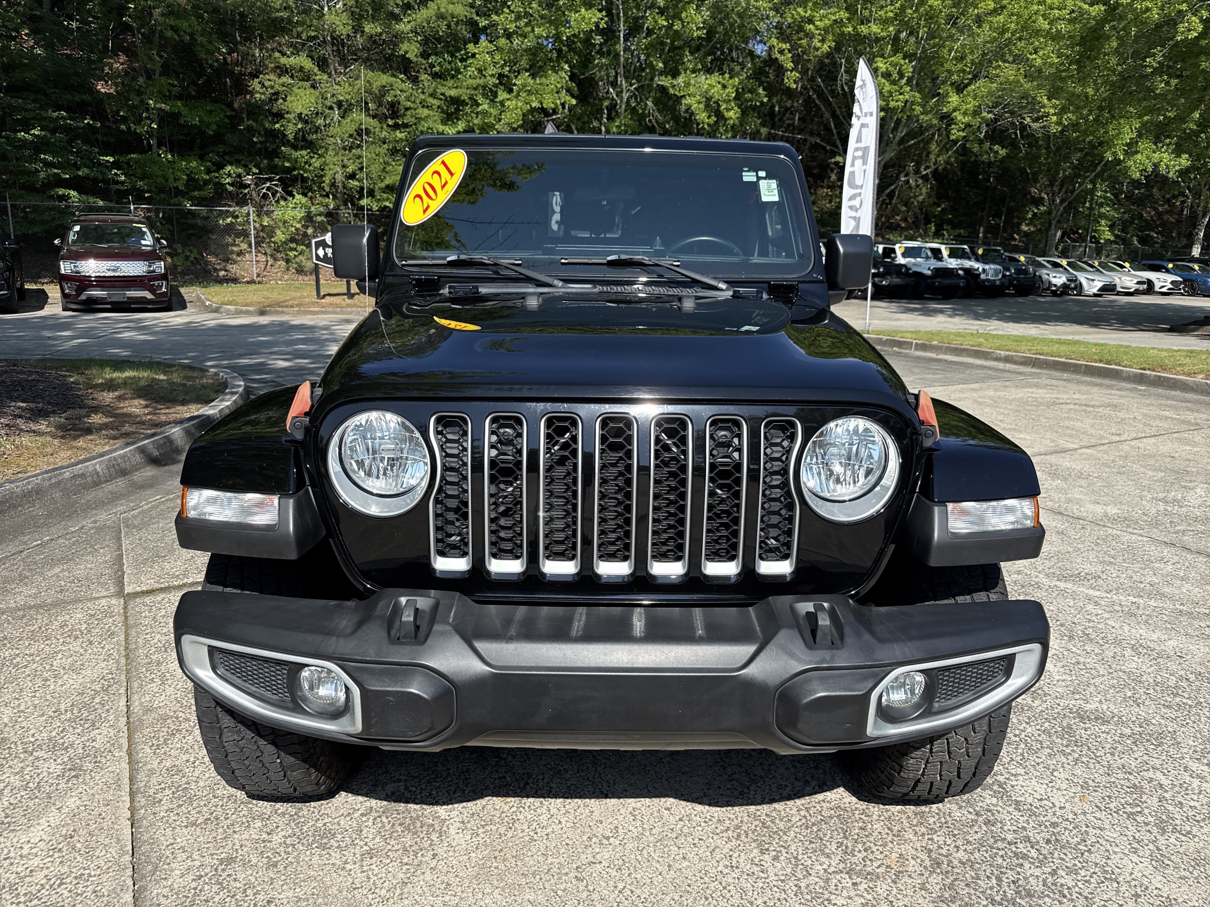 Used 2021 Jeep Gladiator Overland AWD/4WD image 2