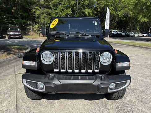 Used 2021 Jeep Gladiator Overland AWD/4WD image 2