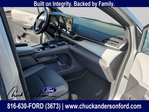 Used 2023 Toyota Sienna XSE image 25