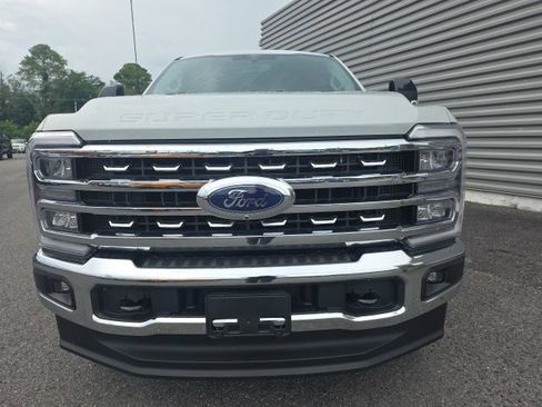 Used 2026 Ford F250 Lariat w/ FX4 Off-Road Package AWD/4WD image 2