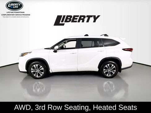Used 2024 Toyota Highlander XLE image 4