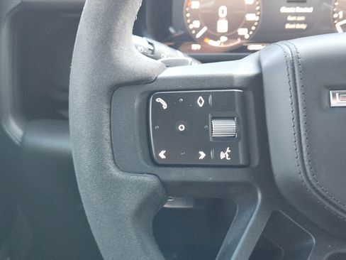 Used 2023 Land Rover Defender 110 V8 AWD/4WD image 28