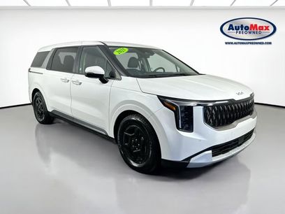 Used 2025 Kia Carnival