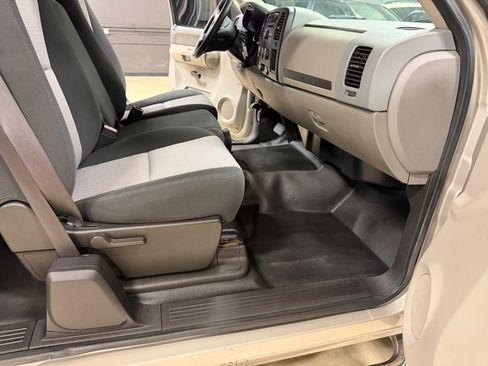 Used 2009 GMC Sierra 1500 W/T w/ SL Package RWD image 27