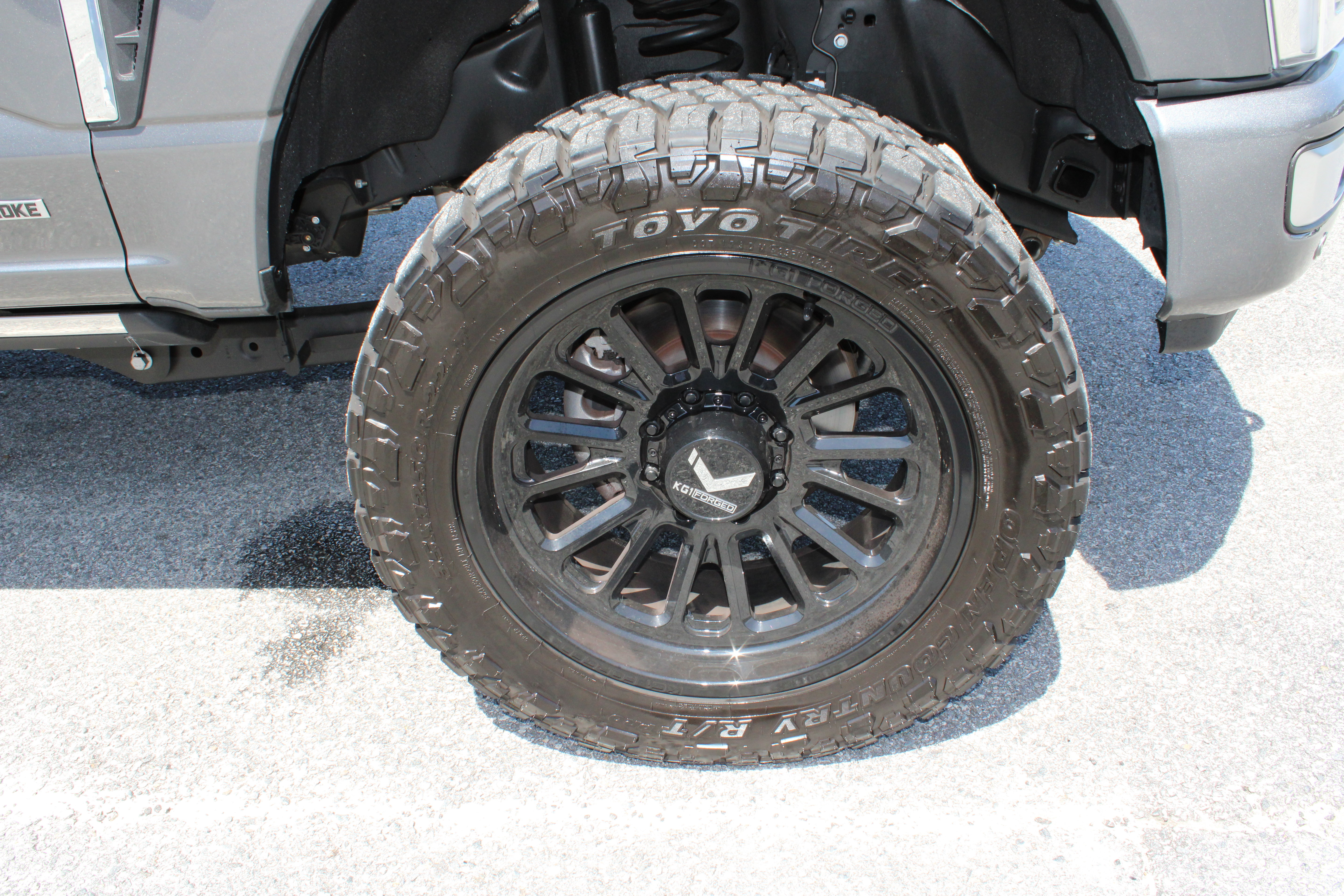 Used 2024 Ford F250 Platinum AWD/4WD image 11