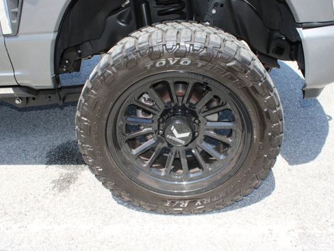 Used 2024 Ford F250 Platinum AWD/4WD image 11