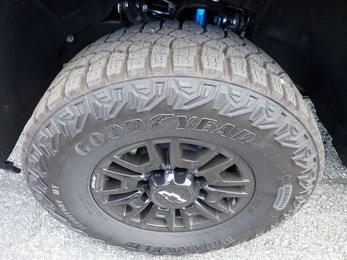 Used 2026 Chevrolet Silverado 2500 ZR2 AWD/4WD image 10
