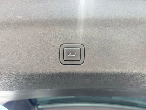 Used 2024 Chevrolet Tahoe LT image 12