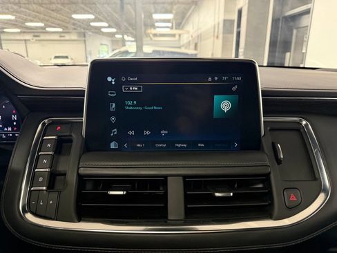 Used 2023 Chevrolet Suburban LT w/ LT Signature Package AWD/4WD image 13
