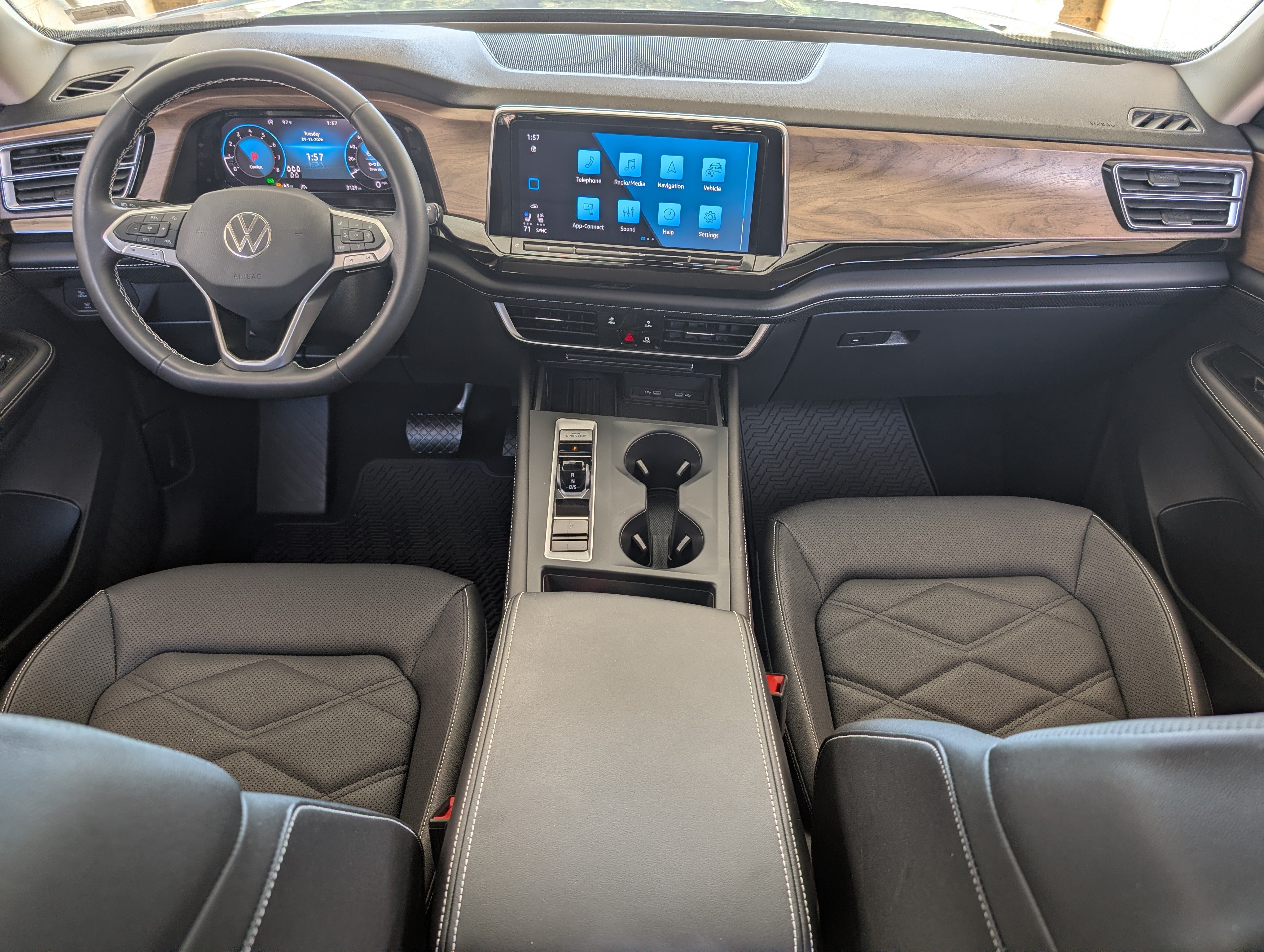 Used 2025 Volkswagen Atlas SE FWD image 26