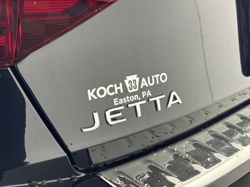 Used 2023 Volkswagen Jetta SE image 15