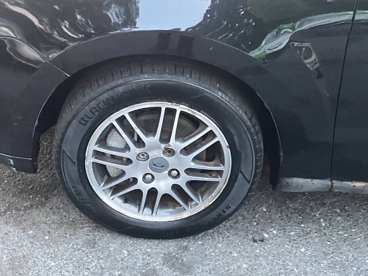 Used 2010 Ford Focus SE FWD image 14
