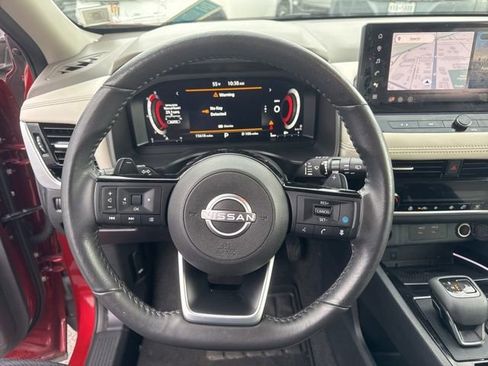 Used 2024 Nissan Rogue SL image 11