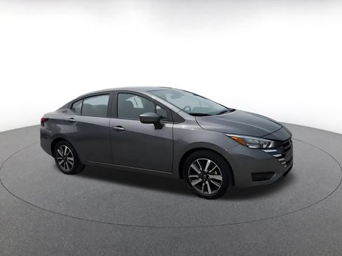 Used 2025 Nissan Versa SV FWD image 2