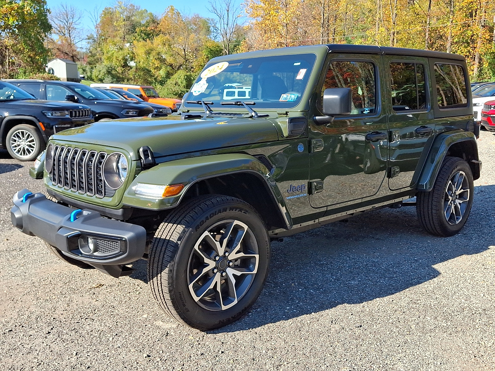 Used 2024 Jeep Wrangler Unlimited w/ Convenience Group AWD/4WD image 3