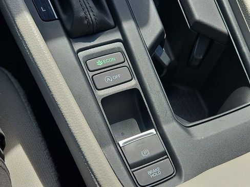 Certified 2025 Honda Accord LX image 9
