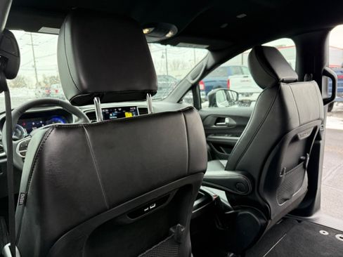 Used 2025 Chrysler Pacifica Select image 19
