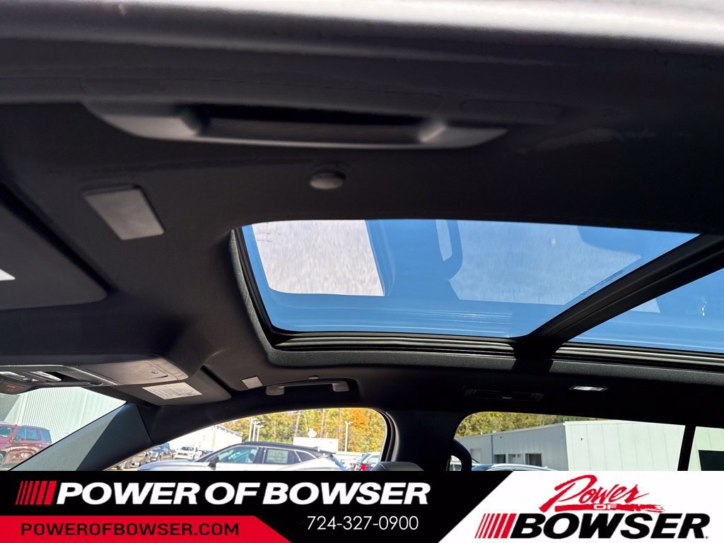 New 2027 Chevrolet Traverse RS w/ LPO, Floor Liner Package AWD/4WD image 7