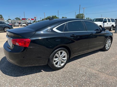 Used 2017 Chevrolet Impala LT FWD image 6