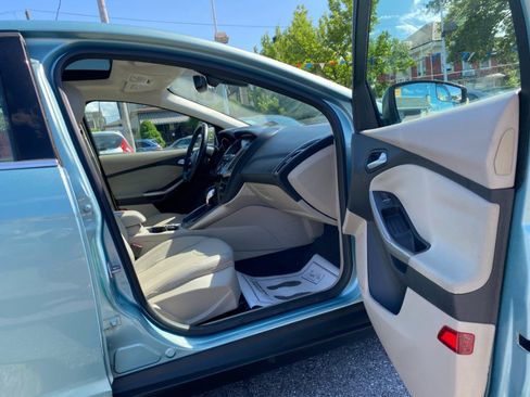 Used 2012 Ford Focus SEL FWD image 13