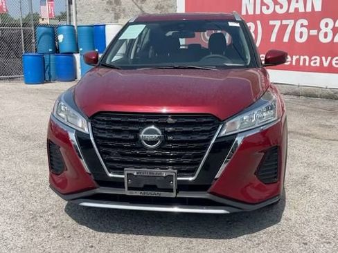 Used 2022 Nissan Kicks SV image 7