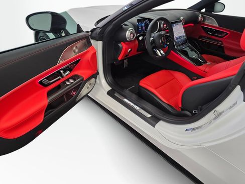 Used 2022 Mercedes-Benz SL 63 AMG 4MATIC image 35