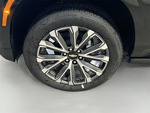 New 2026 Chevrolet Suburban High Country image 35