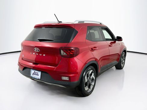 Used 2023 Hyundai Venue Limited w/ Cargo Package FWD image 5