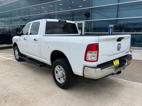Used 2024 RAM 3500 Tradesman w/ Chrome Appearance Group AWD/4WD image 4
