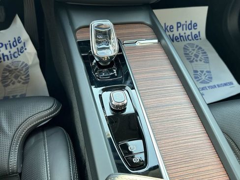 Certified 2023 Volvo XC60 T8 Ultimate w/ Climate Package AWD/4WD image 22