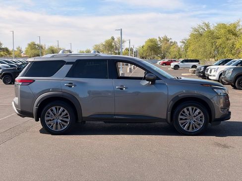 Certified 2025 Nissan Pathfinder SV AWD/4WD image 7