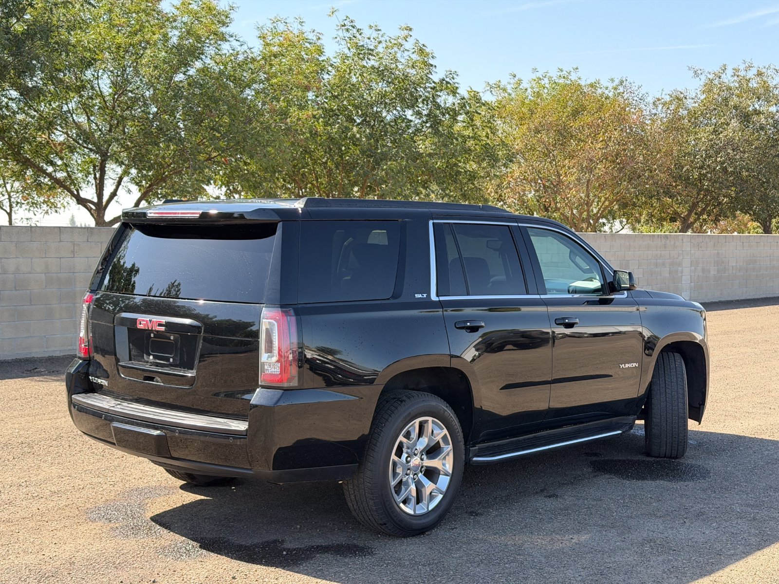 Used 2017 GMC Yukon SLT w/ Open Road Package RWD image 4
