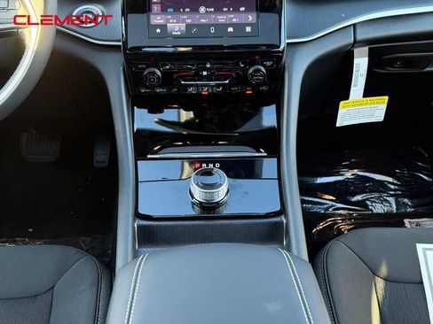 New 2025 Jeep Grand Cherokee Laredo X w/ Luxury Tech Group I image 11