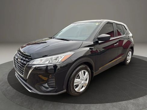 Used 2023 Nissan Kicks S image 1