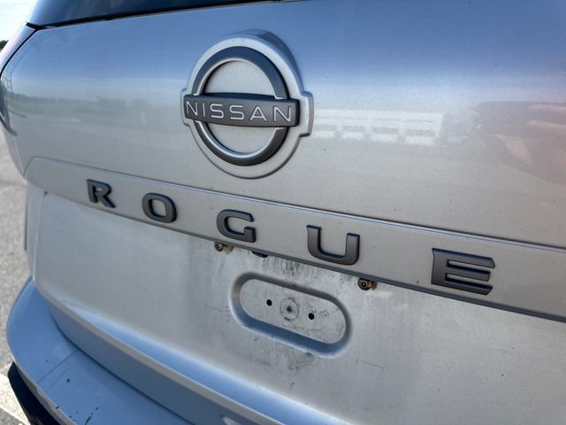 Used 2024 Nissan Rogue S AWD/4WD image 17