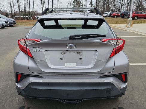 Used 2018 Toyota C-HR XLE image 14