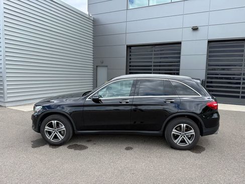 Used 2019 Mercedes-Benz GLC 300 4MATIC image 2