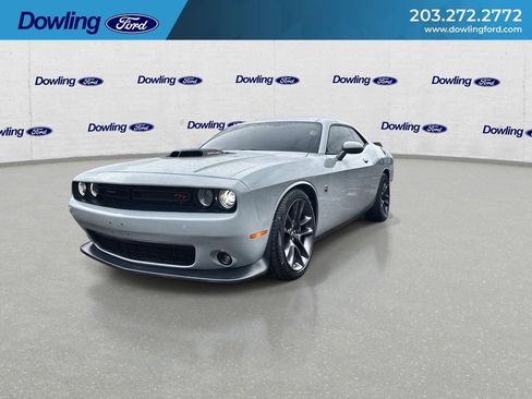 Used 2022 Dodge Challenger R/T Scat Pack w/ Shaker Package RWD image 4