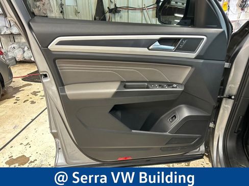 Used 2022 Volkswagen Atlas SEL R-Line AWD/4WD image 17
