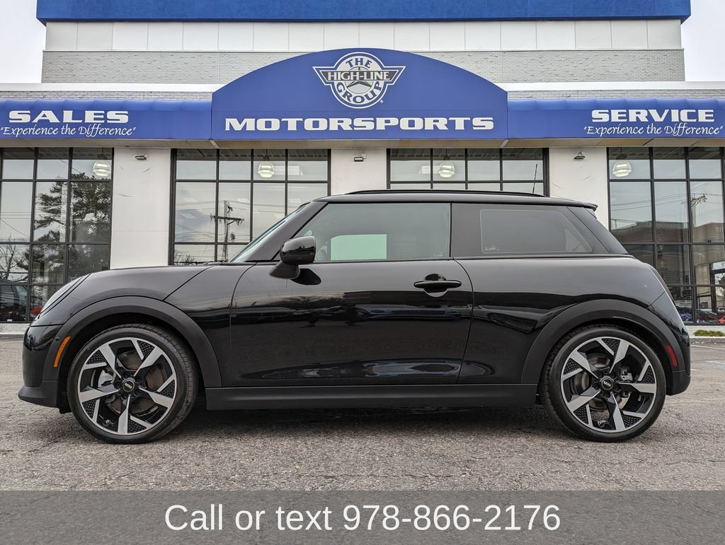 Used 2025 MINI Cooper S FWD image 1