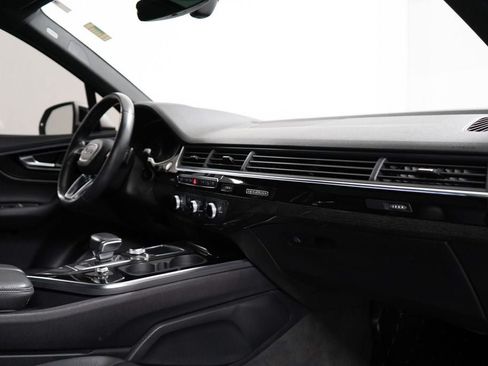 Used 2018 Audi Q7 3.0T Premium Plus AWD/4WD image 32