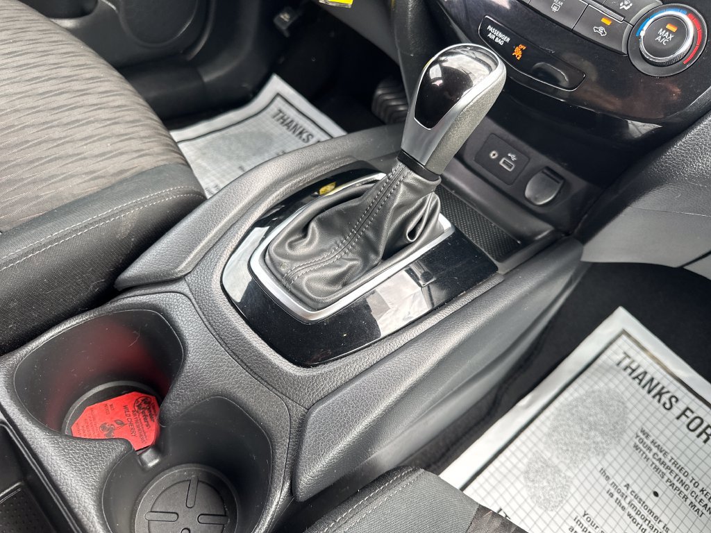 Used 2018 Nissan Rogue S AWD/4WD image 31