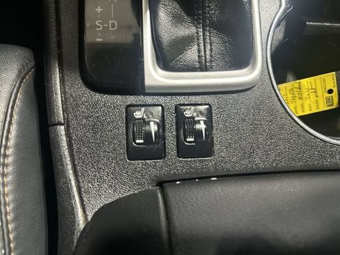 Used 2017 Toyota Highlander XLE AWD/4WD image 34